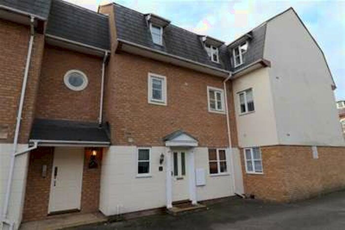 1 Bedroom Flat To Rent In Brentwood Station, CM14