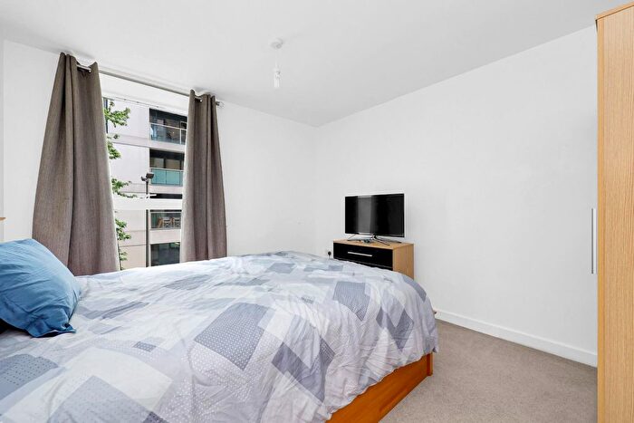 2 Bedroom Flat For Sale In Dance Square, Clerkenwell, EC1V