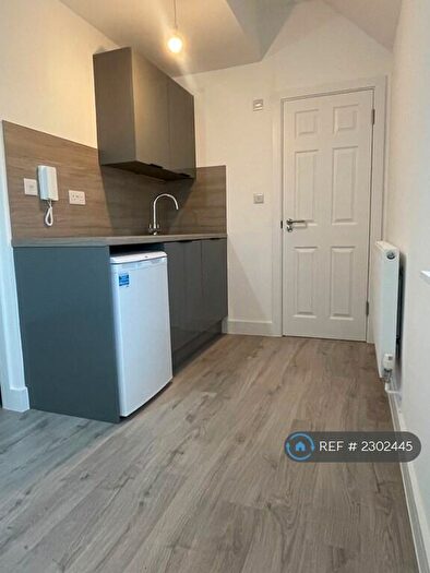 Studio To Rent In Mitchell Road, London, N13