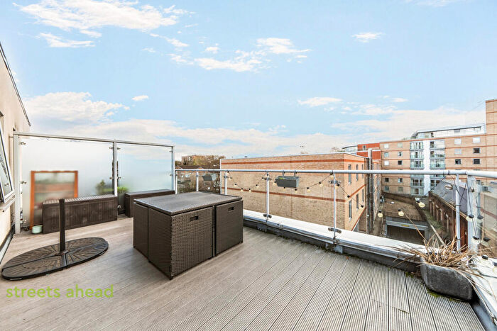 1 Bedroom Apartment For Sale In Longitude Apartments, Addiscombe Grove, Croydon, CR0