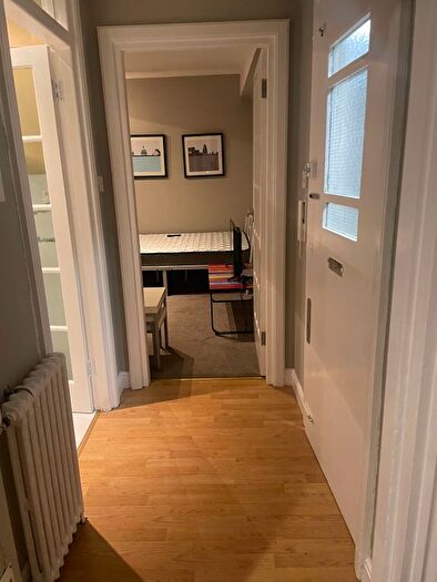 Studio To Rent In Hatherley Grove, London, W2