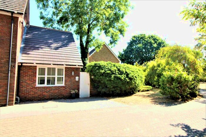 1 Bedroom Flat To Rent In Ash Walk, South Ockendon, Essex, RM15