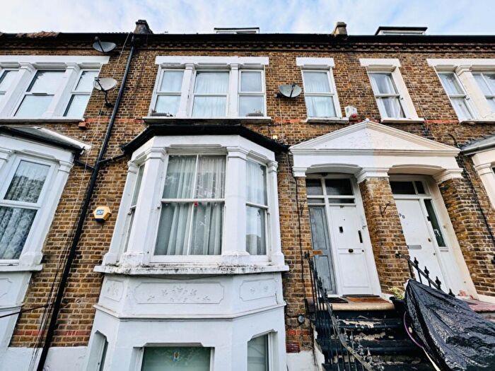 2 Bedroom Flat To Rent In St. Margarets Grove, Plumstead, London, SE18