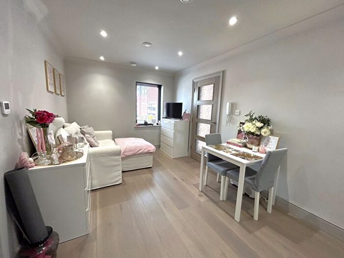 1 Bedroom Flat To Rent In Lower Southend Road, Wickford, SS11