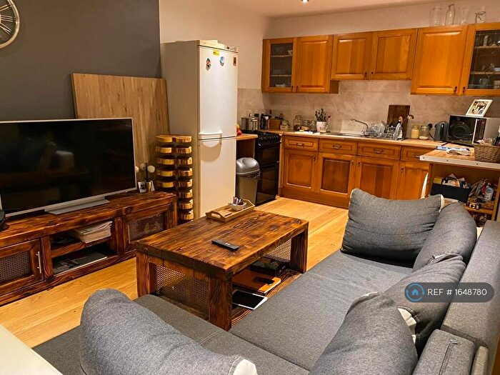 1 Bedroom Flat To Rent In Elgin Road, Ilford, IG3