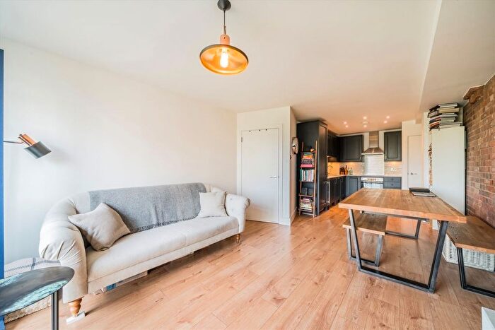 1 Bedroom Flat To Rent In Copperfield Road, London, E3