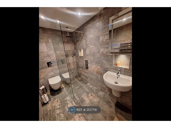 2 Bedroom Flat To Rent In Churchway, Haddenham, Aylesbury, HP17