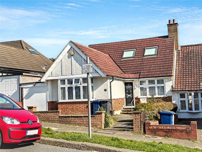 4 Bedroom Bungalow For Sale In Normandy Avenue, Barnet, EN5