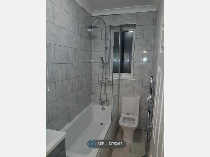 1 Bedroom Flat To Rent In London, Enfield EN3