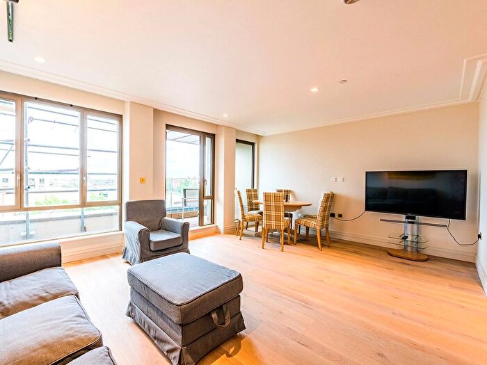 2 Bedroom Flat For Sale In Queens Wharf, Crisp Road, W6