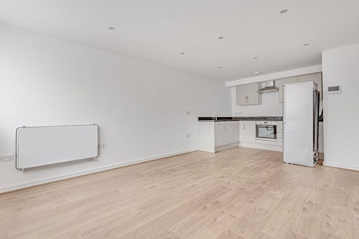 1 Bedroom Flat To Rent In Orchard Road, Richmond, TW9