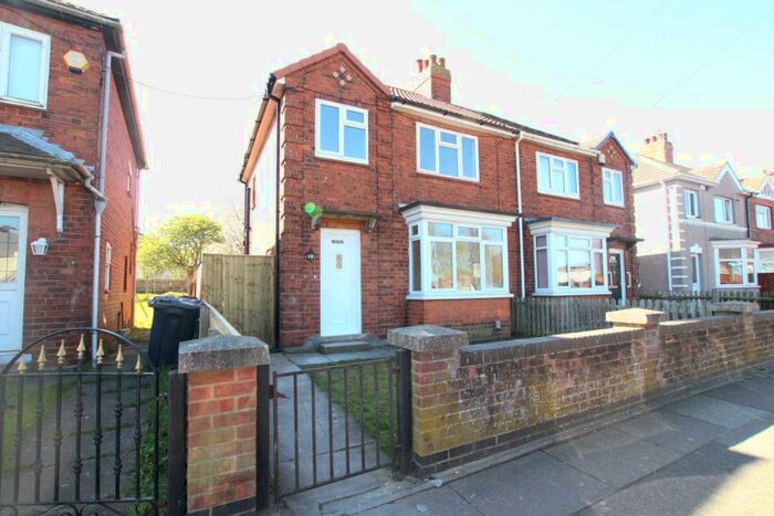 3 Bedroom Semi-Detached House To Rent In Sutcliffe Avenue, Grimsby, DN33