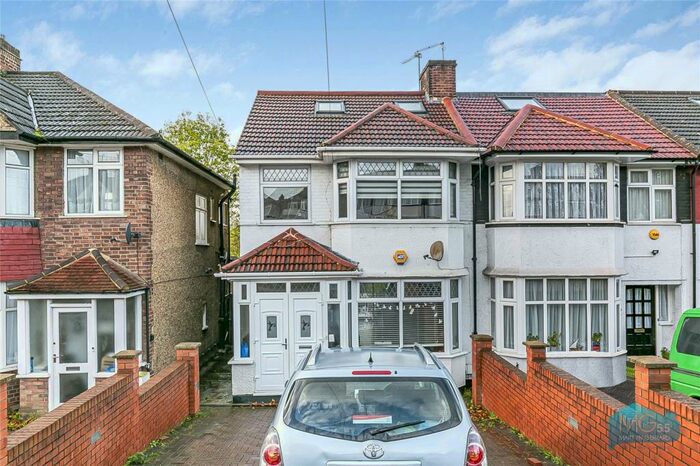 5 Bedroom End Of Terrace House To Rent In Hampden Way, London, N14