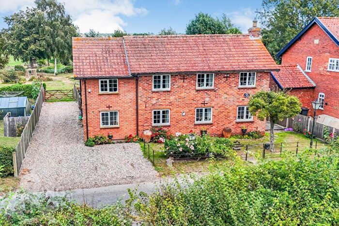 3 Bedroom Cottage For Sale In Low Road, Norton Subcourse, Norwich, NR14