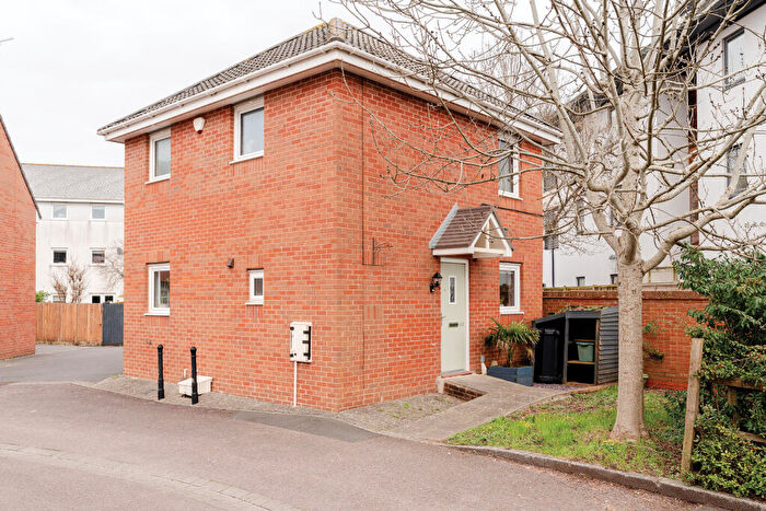 2 Bedroom Detached House For Sale In Forth Avenue, Portishead, BS20