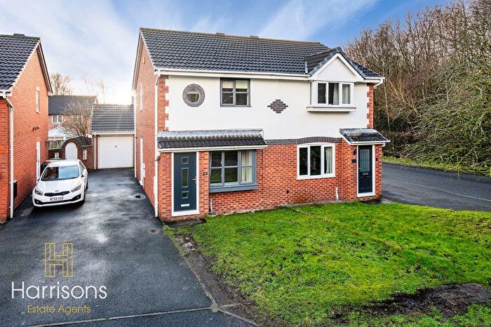 2 Bedroom Semi-Detached House To Rent In Miry Lane, Westhoughton, Bolton, BL5