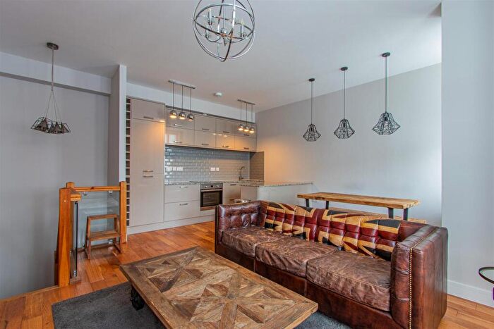 2 Bedroom Flat To Rent In Howard Gardens, Roath, CF24