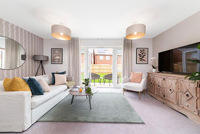 3 Bedroom Semi-detached House For Sale In Pear Tree Orchard, Sittingbourne, ME10