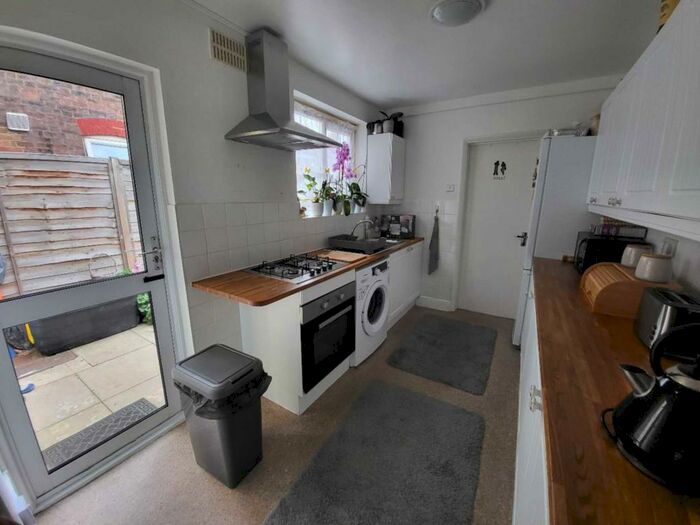 3 Bedroom Terraced House To Rent In Wimborne Road, Luton, LU1