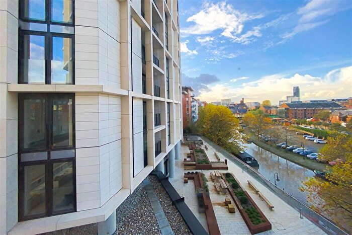 2 Bedroom Apartment To Rent In B. Castle Wharf, M15