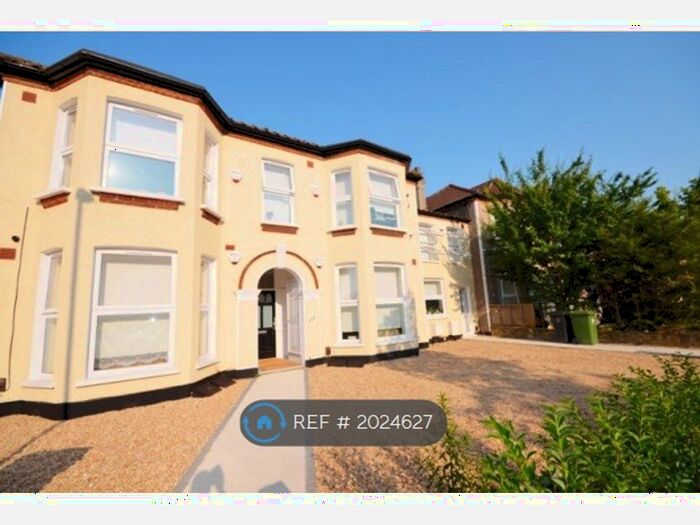 2 Bedroom Flat To Rent In A Wellmeadow Road, London, SE6