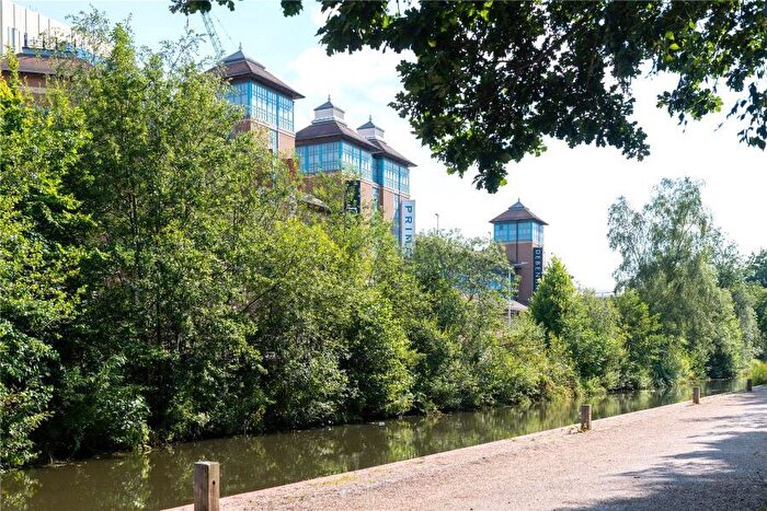 2 Bedroom Apartment To Rent In Woking, Surrey, GU22