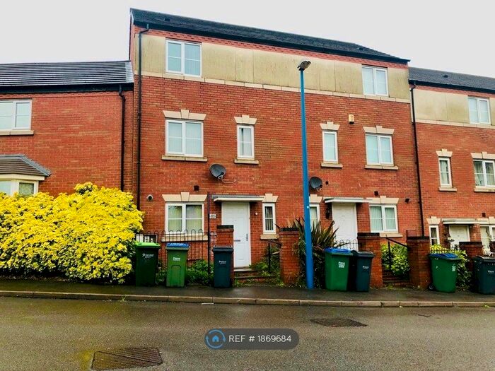 4 Bedroom Terraced House To Rent In Kinsey Road, Smethwick, B66