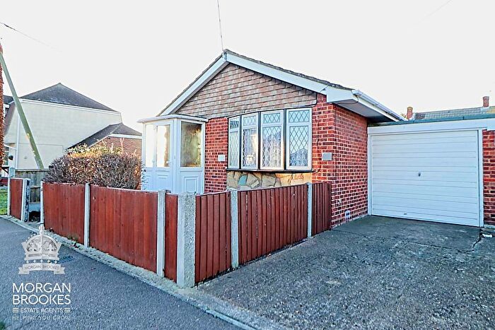 2 Bedroom Bungalow For Sale In Handel Road, Canvey Island, SS8