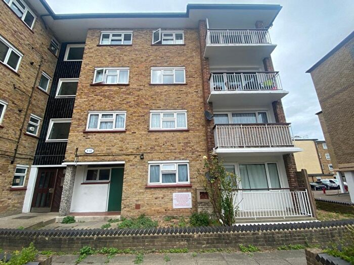 2 Bedroom Flat To Rent In St. Andrews Court, Queen Street, Gravesend, DA12