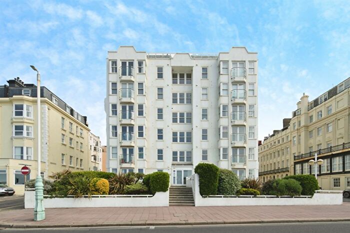 3 Bedroom Flat For Sale In Kings Road, Brighton, BN1