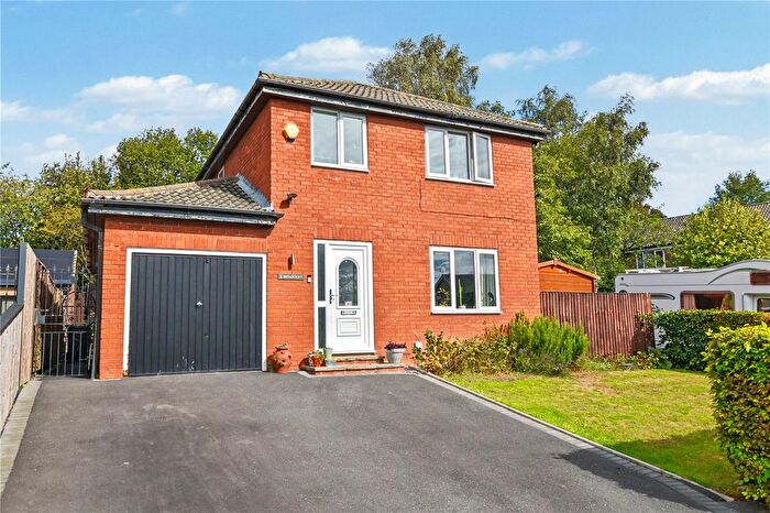 4 Bedroom Detached House For Sale In Broadcroft Grove, Tingley, Wakefield, West Yorkshire, WF3