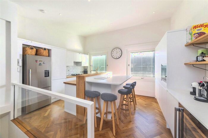 2 Bedroom Flat To Rent In Shorts Gardens, London, WC2H