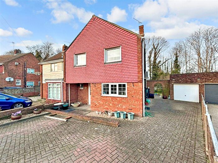 4 Bedroom Semi-Detached House For Sale In Prinys Drive, Wigmore, Gillingham, Kent, ME8