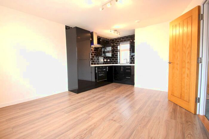 1 Bedroom Flat To Rent In Lower Road, Maidstone, ME15