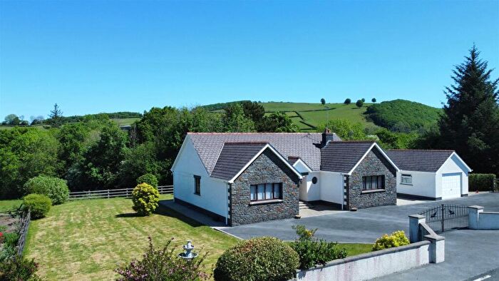 3 Bedroom Bungalow For Sale In Llanybydder, SA40