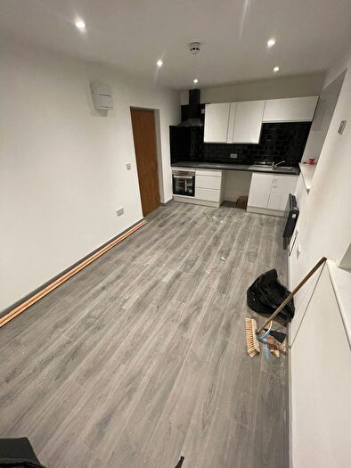 Studio To Rent In Milnrow Road, Shaw, Oldham, OL2