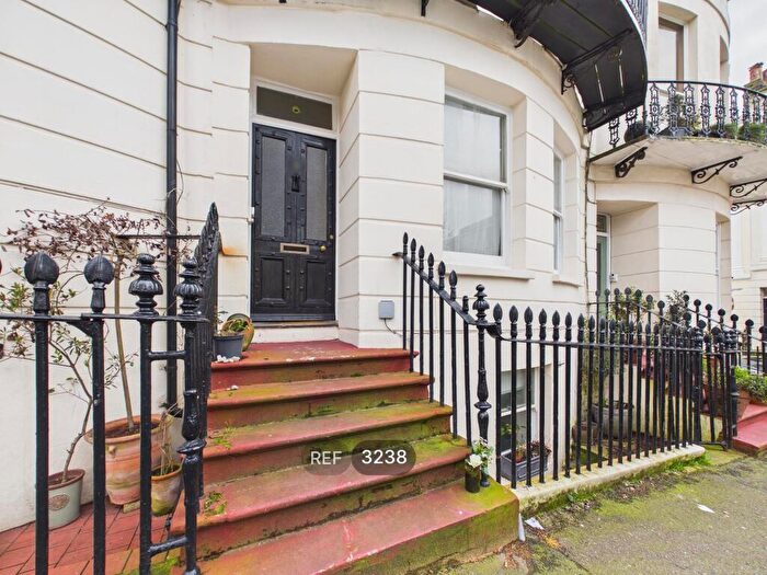 2 Bedroom Flat To Rent In Norfolk Square, Brighton, BN1