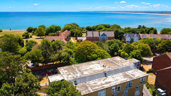 2 Bedroom Flat For Sale In Pegwell Road, Ramsgate, CT11