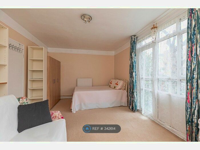 Studio To Rent In Hinchinbrook House, London NW6