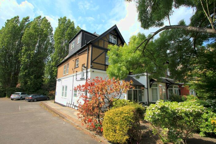 1 Bedroom Flat To Rent In Cranes Park, Surbiton, KT5