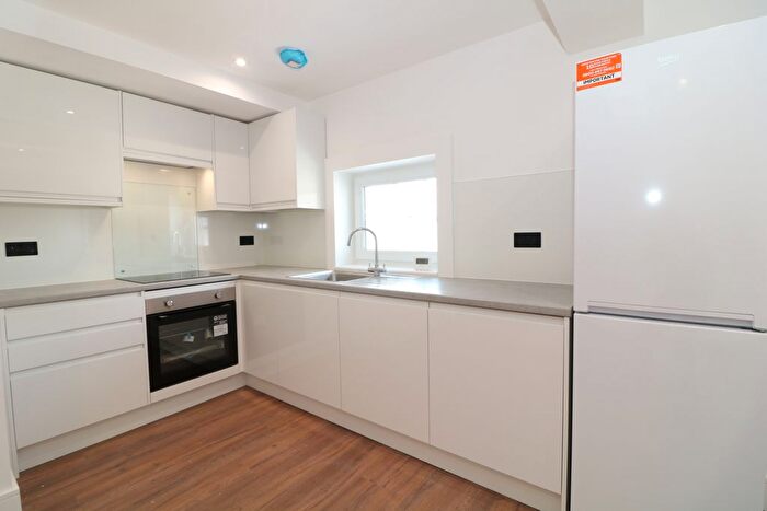 1 Bedroom Flat To Rent In High Street, Dorking, RH4