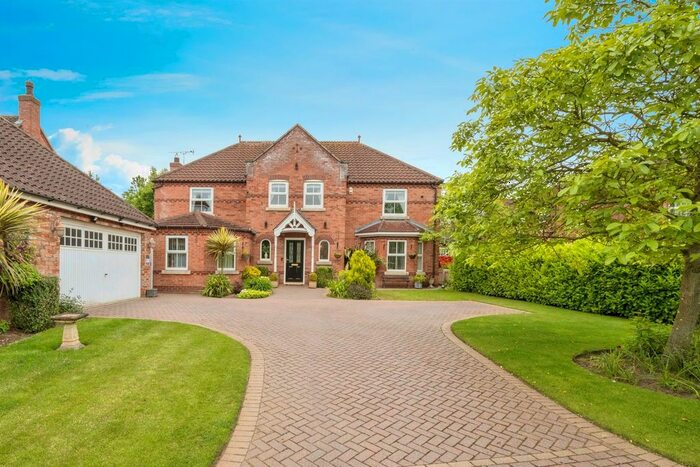 5 Bedroom Detached House For Sale In School Croft, Westwoodside, Doncaster, DN9