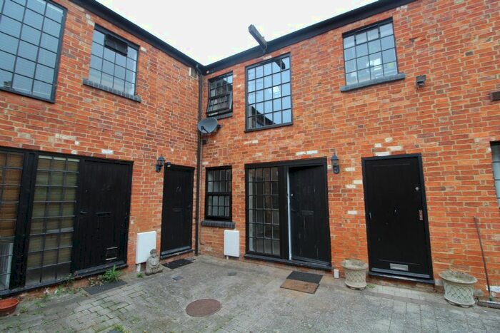 1 Bedroom Property To Rent In Silver Street, Newport Pagnell MK16