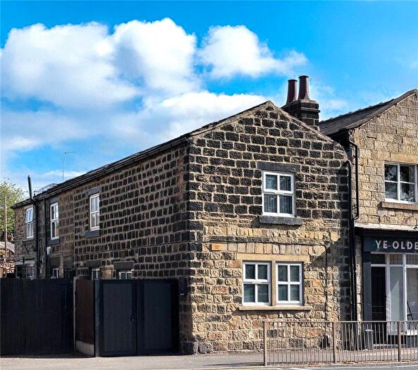 4 Bedroom Flat For Sale In Otley Road, Leeds, West Yorkshire, LS16