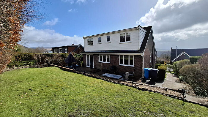 4 Bedroom Detached House For Sale In Burnedge Fold Road, OL4