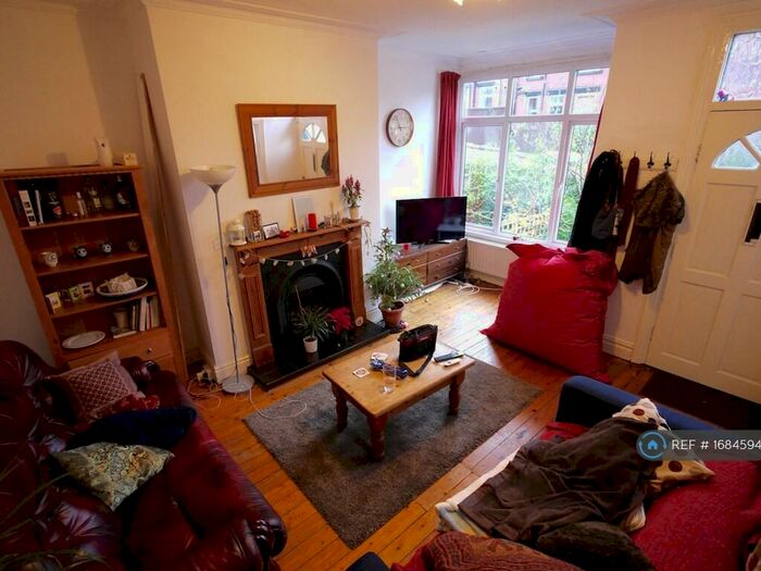 3 Bedroom Terraced House To Rent In Woodside Ave, Leeds, LS4