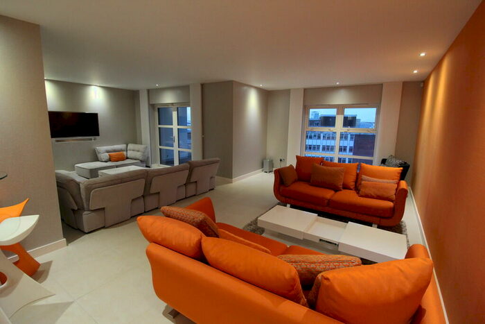 2 Bedroom Penthouse To Rent In Park View, Greyfriars Road, Cardiff, CF10