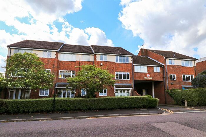 2 Bedroom Flat To Rent In Celandine Court, Chingford, E4