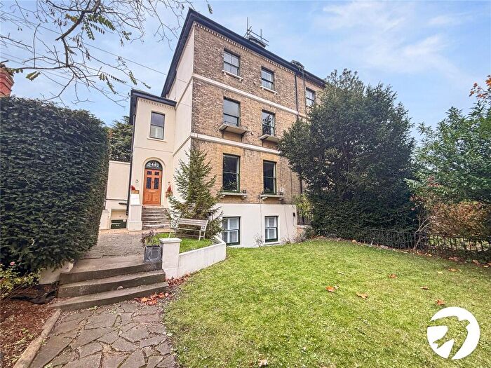 1 Bedroom Flat To Rent In Maidstone Road, Rochester, Kent, ME1