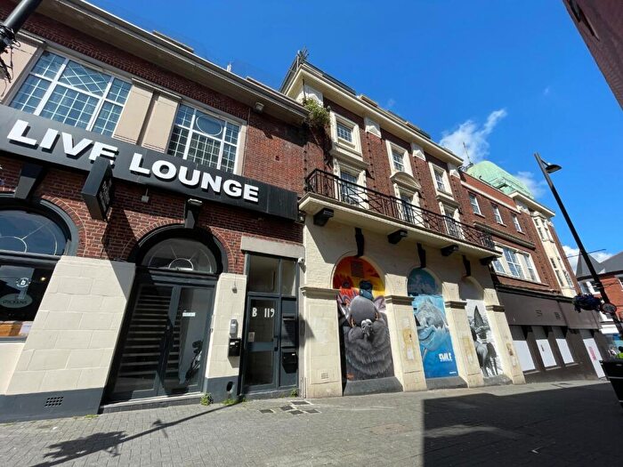 2 Bedroom Flat For Sale In High Street, Southend-On-Sea, Essex, SS1